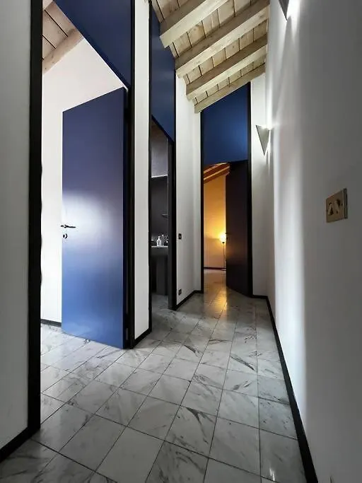 Chambre Dans La Tour contacts