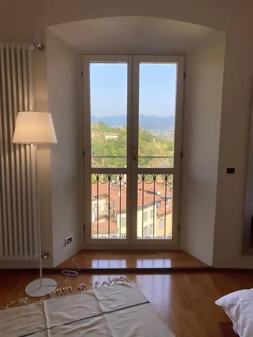 Chambre Dans La Tour Bergamo 0*,  Italy